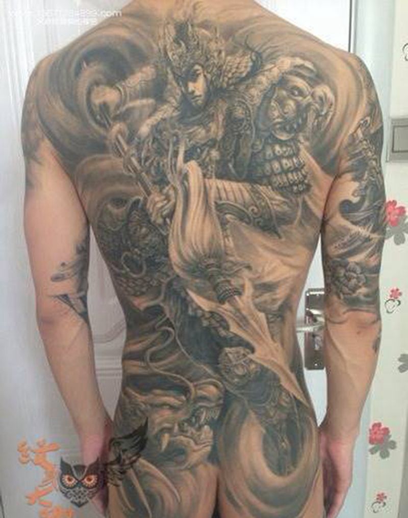 满背纹身图片_