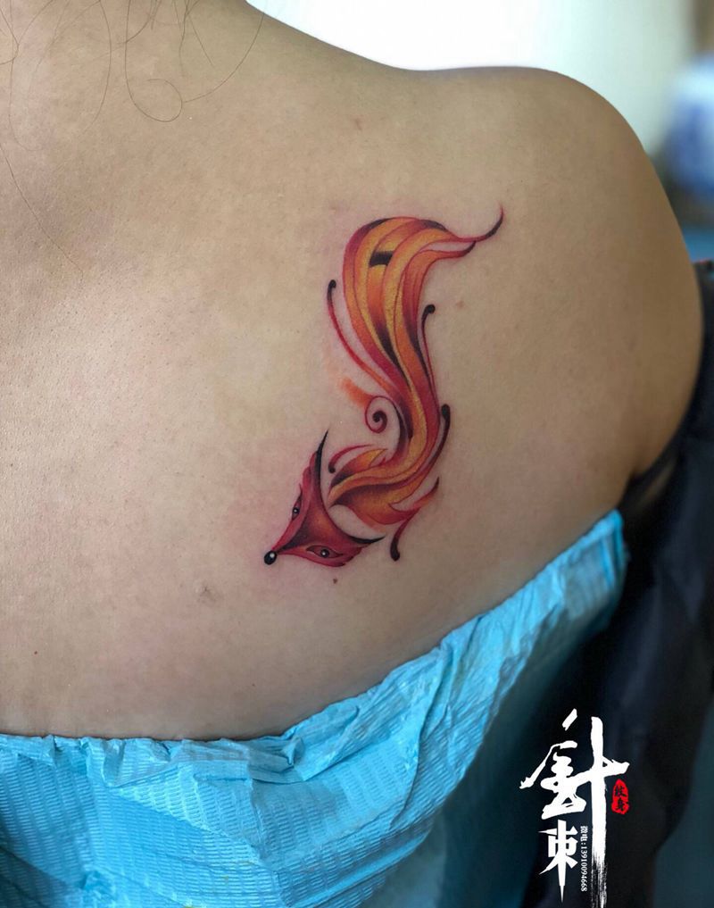 狐狸纹身图片_背部纹身图案