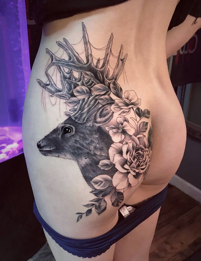 素花纹身纹身图片_臀部纹身图案