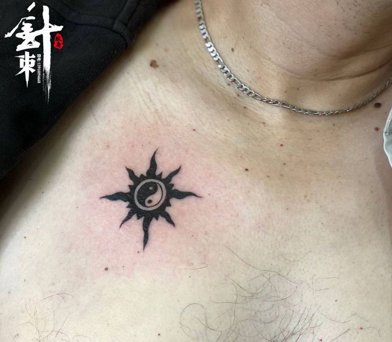 太阳图腾纹身图片_胸部图腾纹身图案
