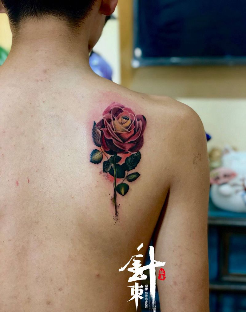 玫瑰纹身图片_背部纹身图案