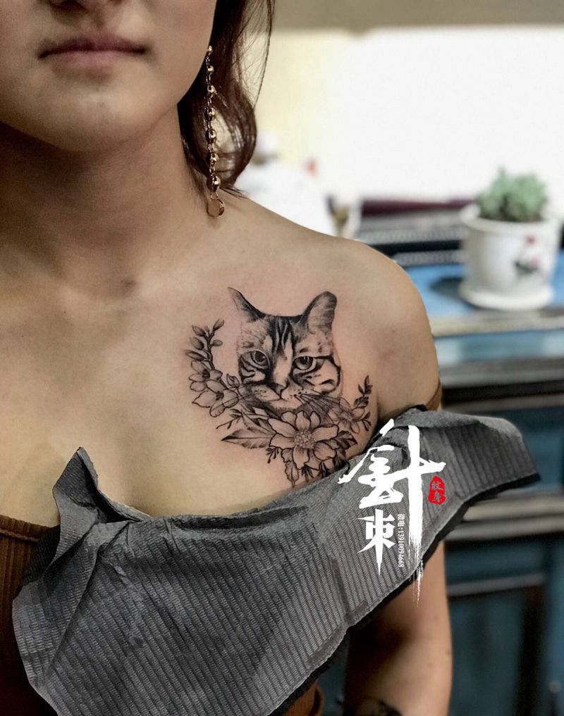 猫纹身图片_胸部纹身图案