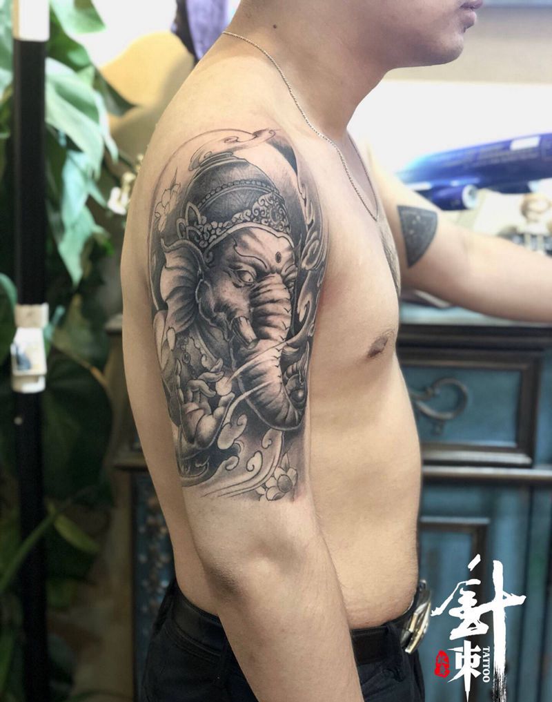 象神纹身图片_手臂新传统纹身图案