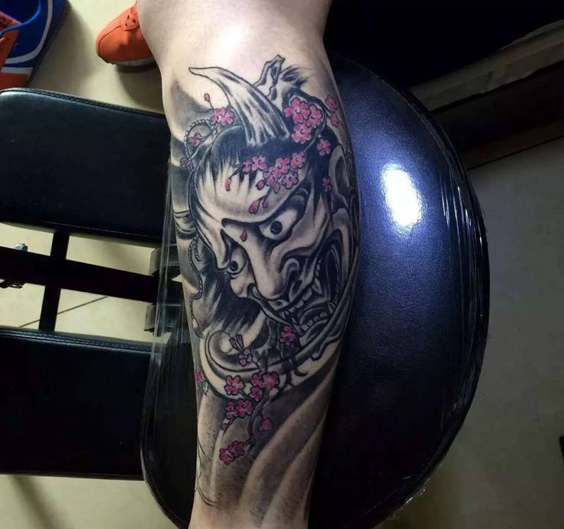 包小腿纹身图片_