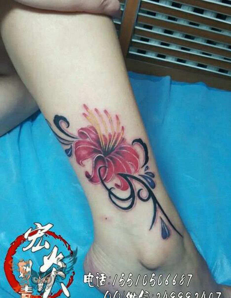 百合花纹身图片_腿部脚部清新植物纹身图案