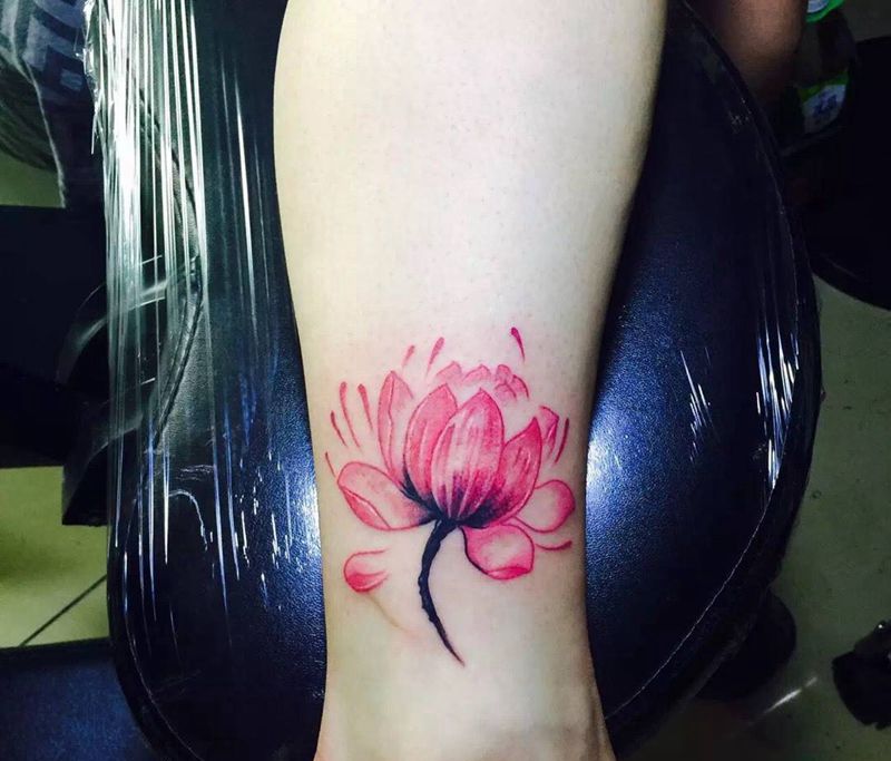 脚踝莲花纹身图片_