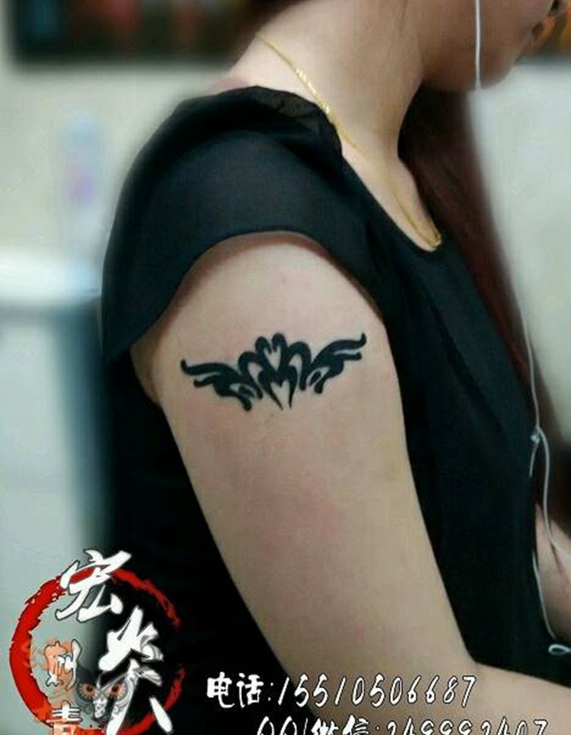 图腾臂环纹身图片_肩部手臂清新图腾纹身图案