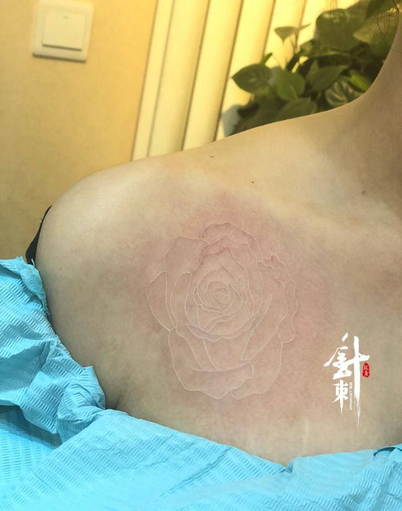 白玫瑰纹身图片_