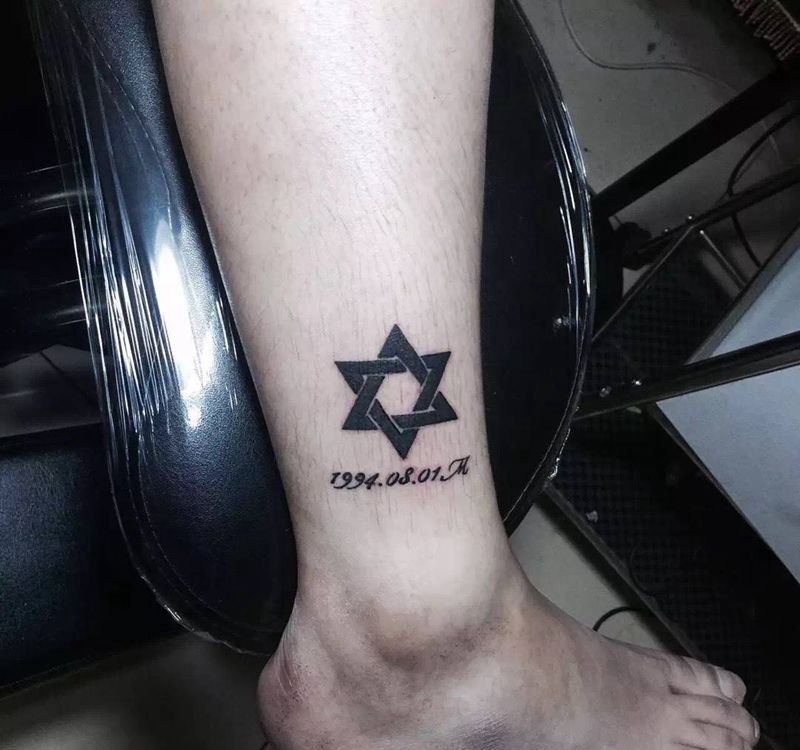 小腿六芒星纹身图片_