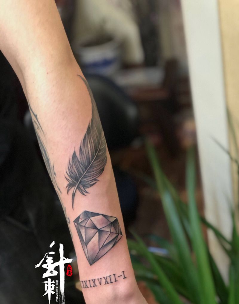 羽毛 钻石纹身图片_