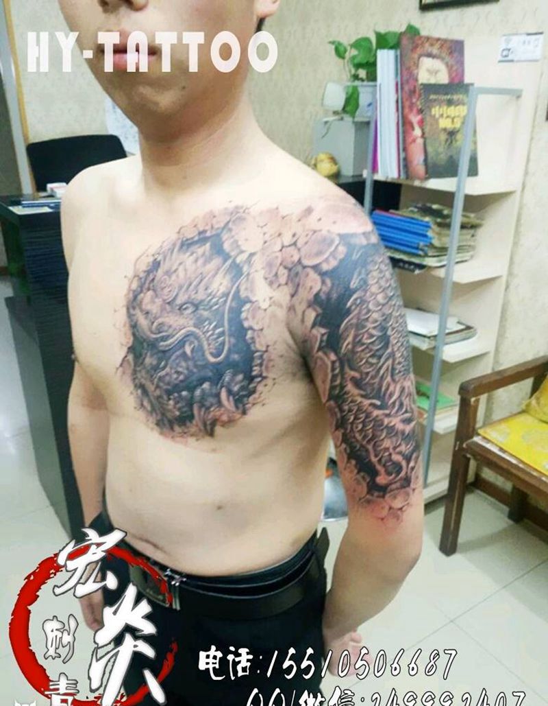 潜龙欲出纹身图片_肩部胸部传统习俗动物鬼神宗教成品纹身图案