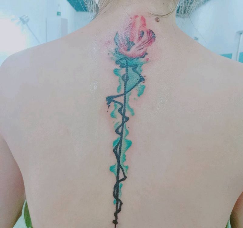 水墨纹身图片_背部水墨纹身图案