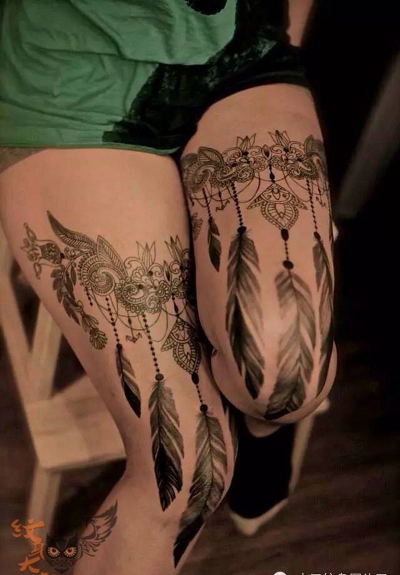 蕾丝羽毛纹身图片_