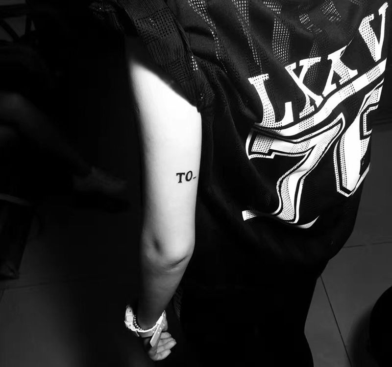 权志龙同款纹身图片_