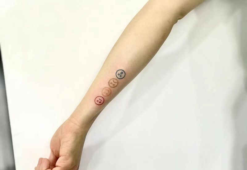 彩虹笑脸纹身图片_New School纹身图案