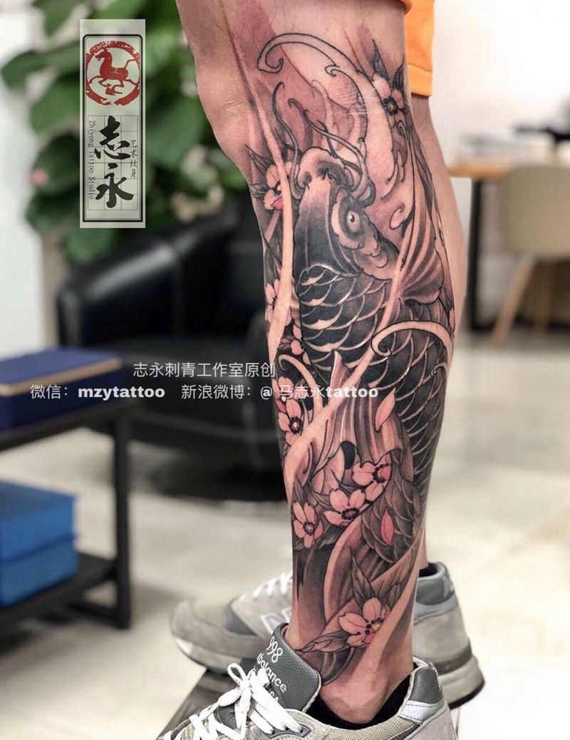 志永刺青工作室原创鲤鱼纹身图片_腿部新传统志永刺青北京纹身原创设计纹身图案