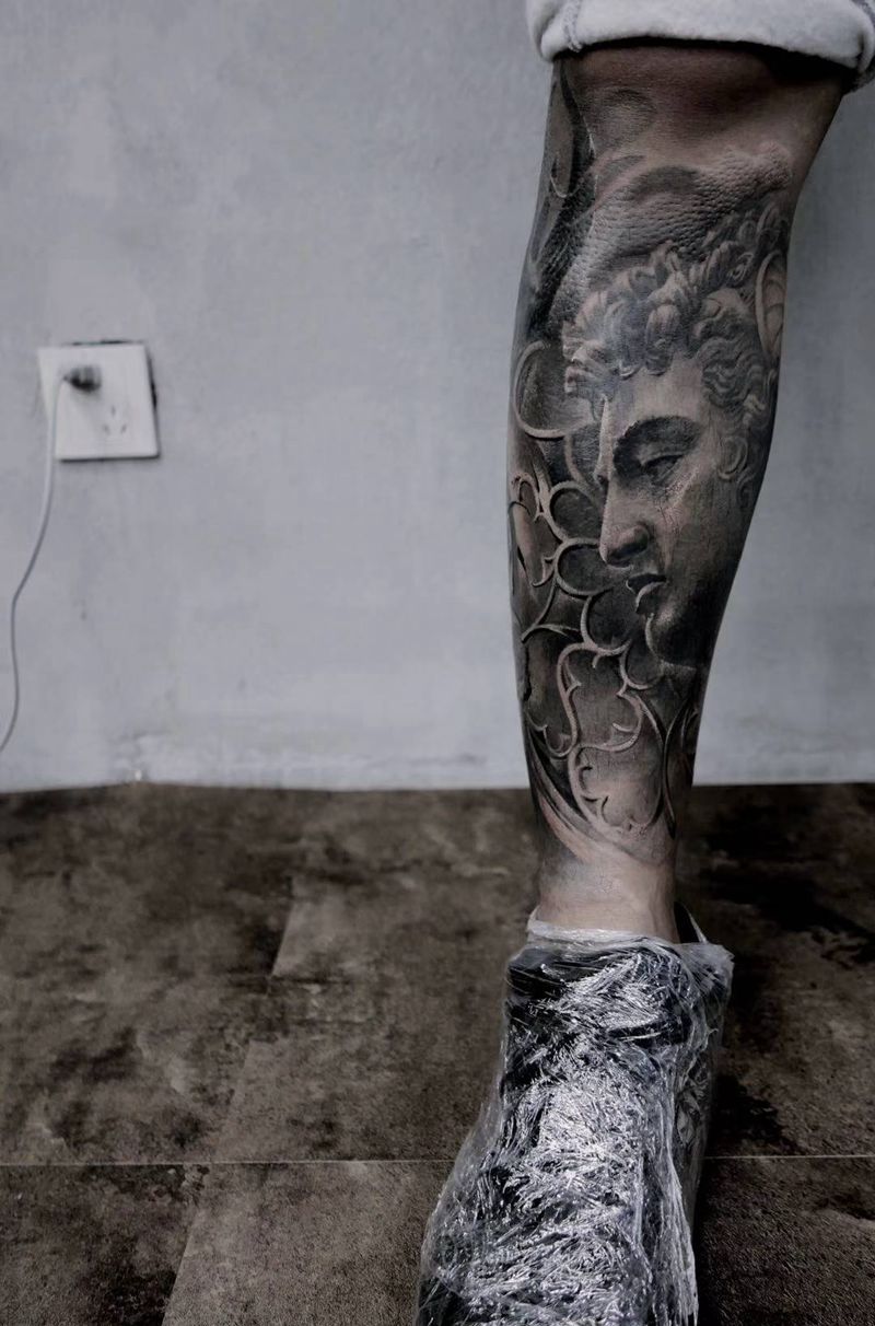 欧美写实遮盖纹身图片_腿部欧美写实纹身图案