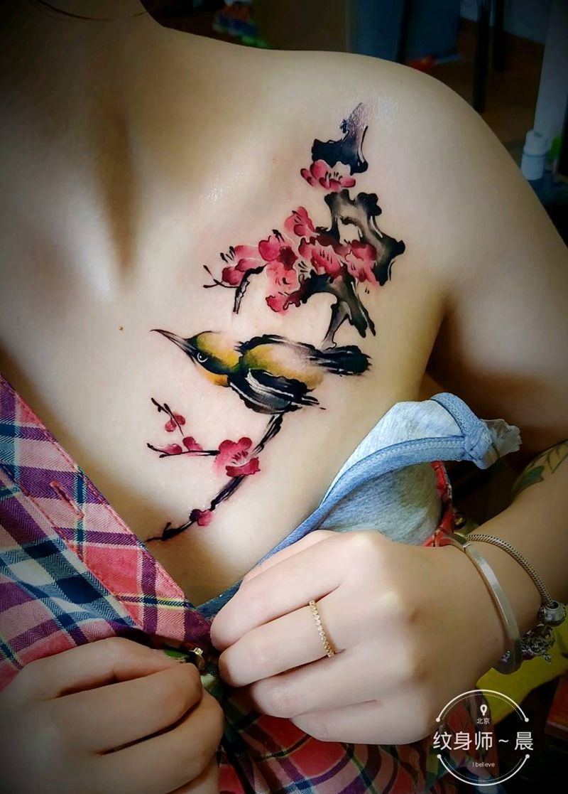 喜上眉梢纹身图片_胸部水墨水彩纹身图案