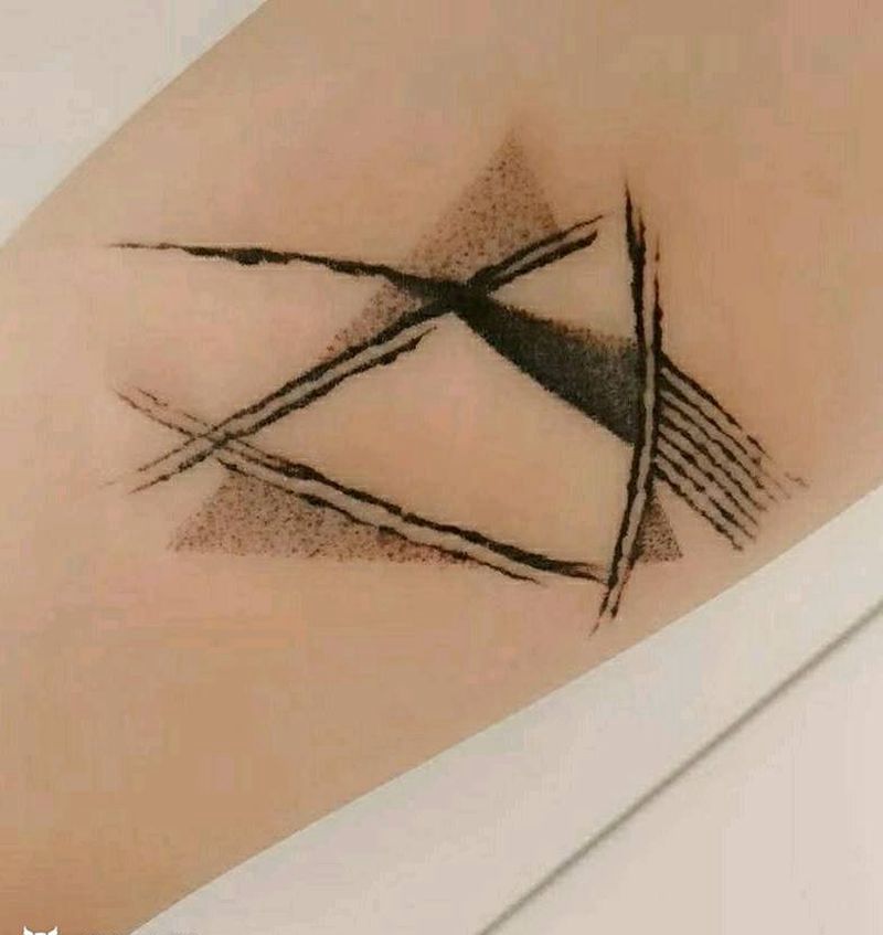 折光纹身图片_手臂欧美清新几何原创成品纹身图案