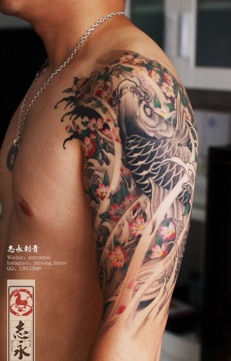 志永刺青工作室原创鲤鱼纹身图片_手臂新传统鲤鱼原创设计志永刺青纹身图案