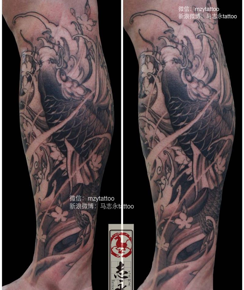 志永刺青原创鲤鱼樱花纹身图片_成品腿部传统动物原创文身纹身北京纹身志永刺青纹身图案