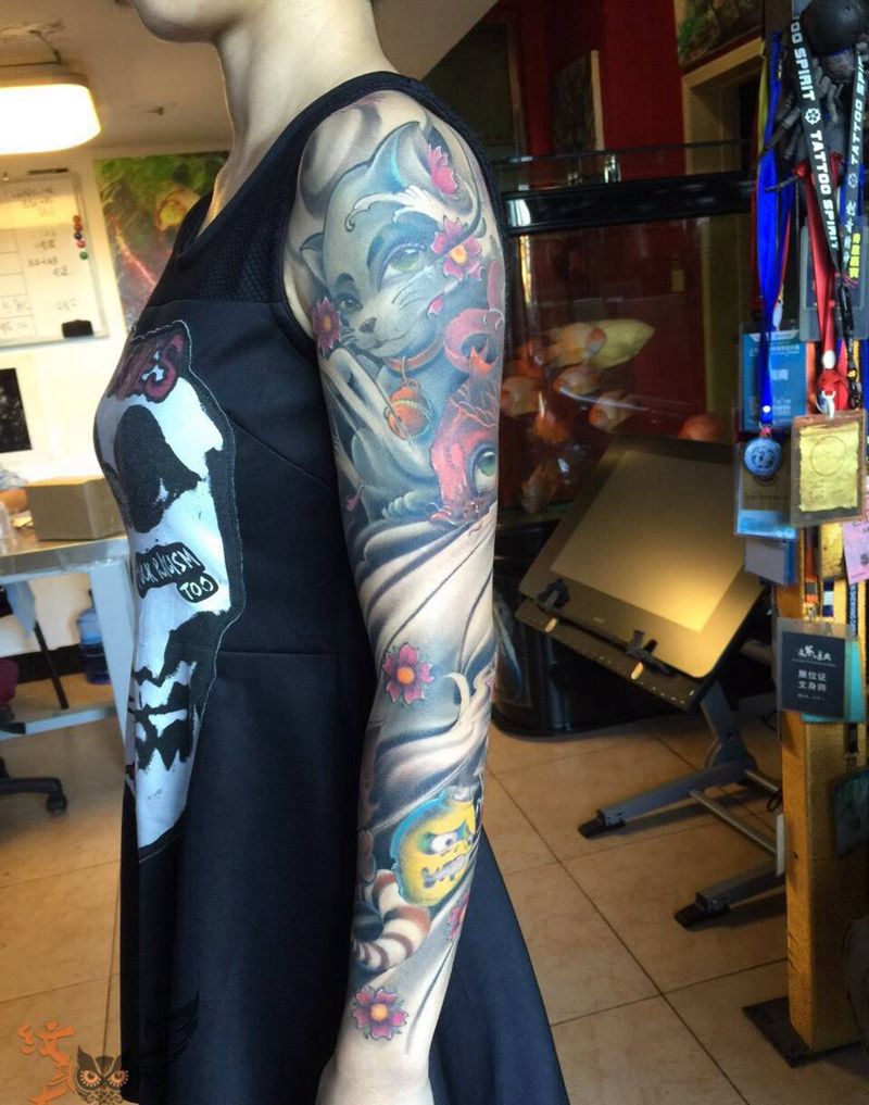 招财猫纹身图片_手臂成品传统动物原创纹身图案