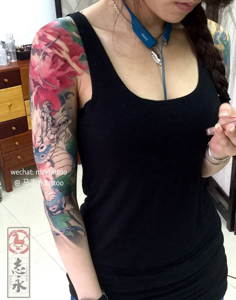 志永刺青工作室原创牡丹蛇纹身图片_手臂新传统牡丹蛇志永刺青纹身图案