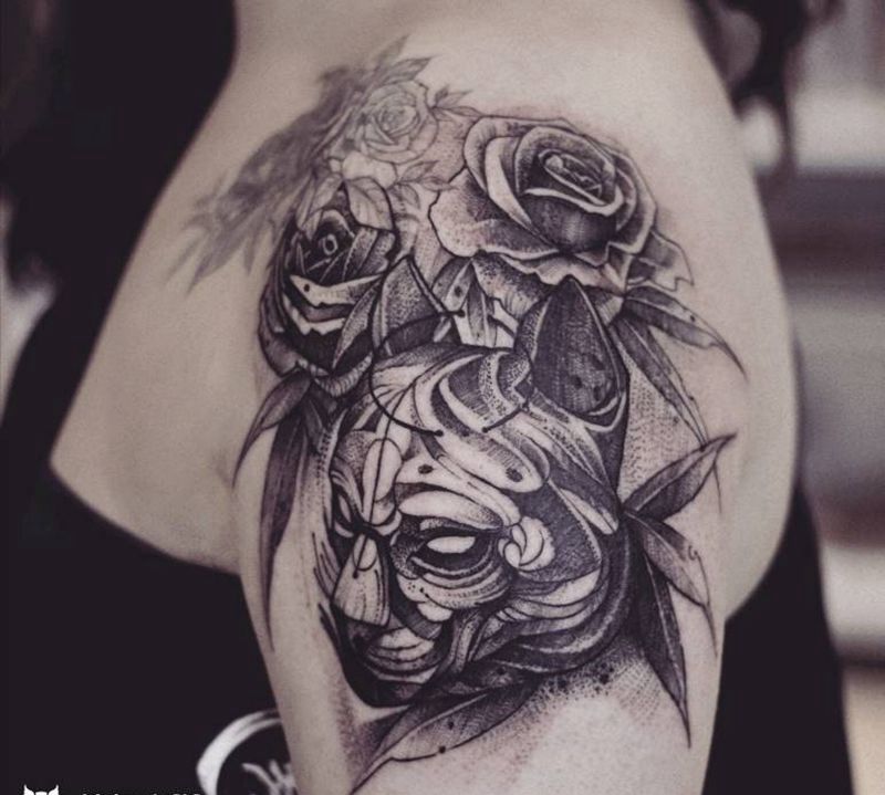 素描猫和玫瑰纹身图片_手臂欧美写实点刺纹身图案