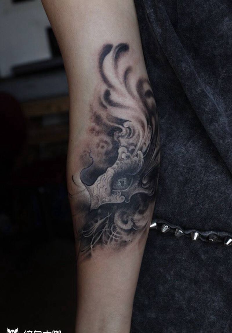 哥特面具纹身图片_手臂成品原创欧美写实纹身图案