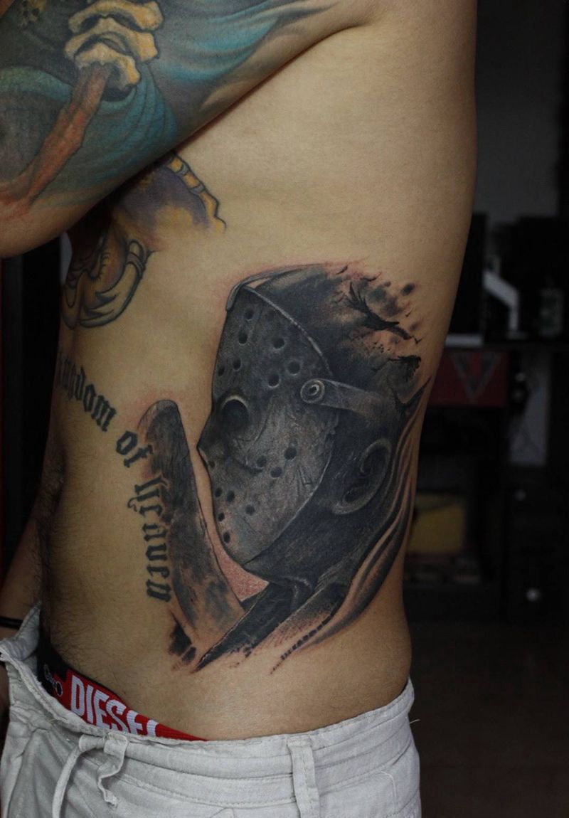 弗莱迪大战杰森纹身图片_鬼神原创人物宗教欧美写实成品腰部纹身图案