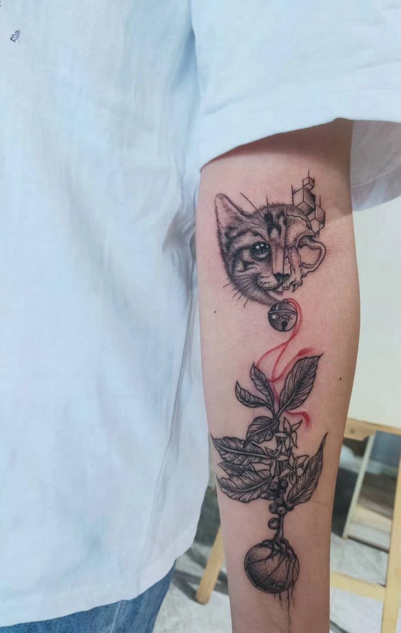 客人的猫纹身图片_手臂点刺点刺猫咖啡树纹身图案