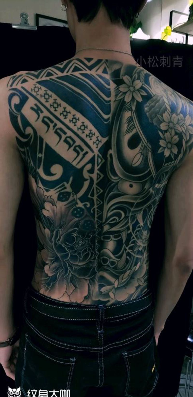 般诺拼接满背纹身图片_背部新传统老传统般诺纹身图案