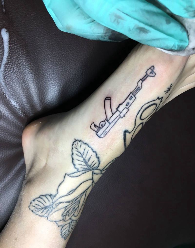 这个脚被我承包了