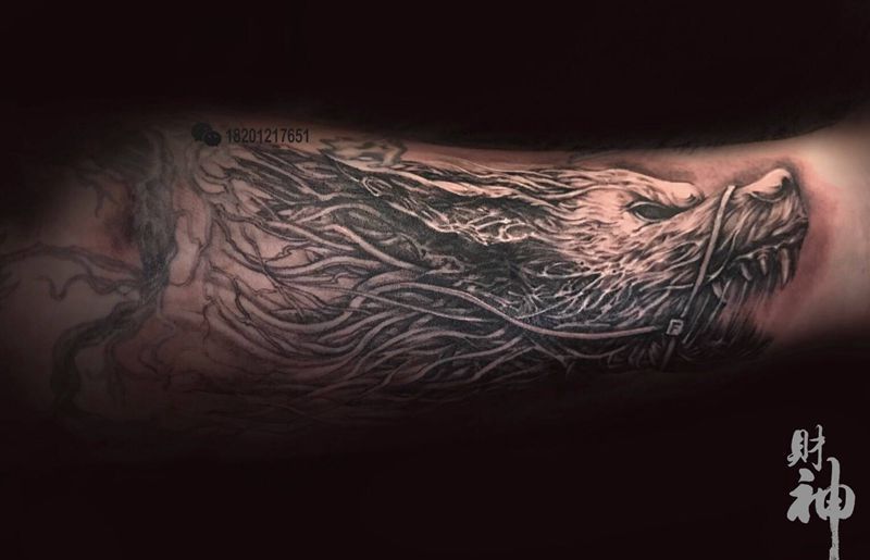 狼纹身图片_手臂手部纹身图案