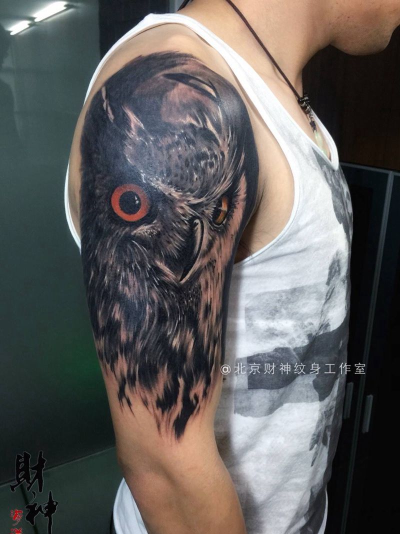 鹰纹身图片_手臂肩部欧美动物成品纹身图案