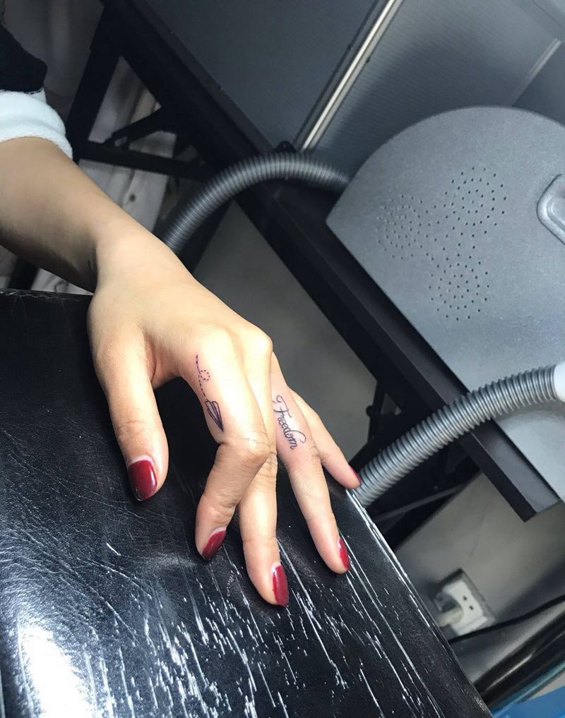 飞机字母纹身图片_