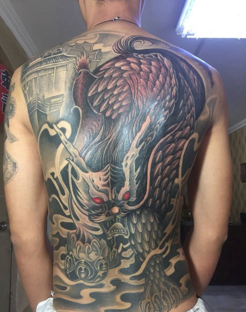 满背麒麟上色完活纹身图片_