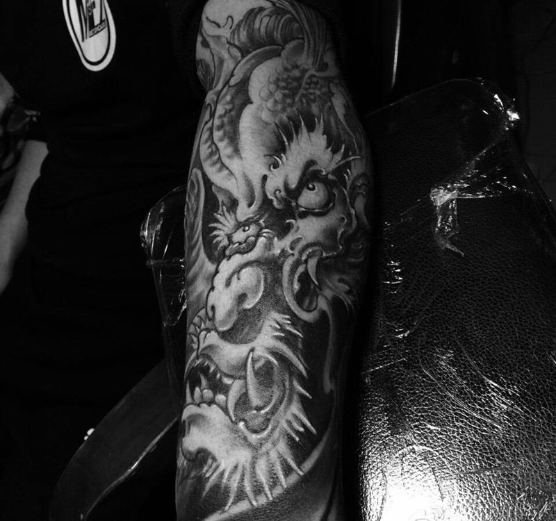 龙纹身图片_手臂传统成品动物纹身图案