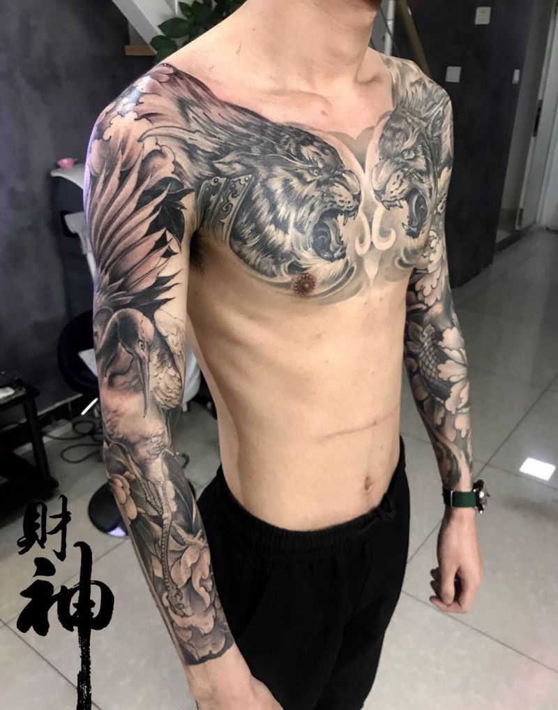 痊愈后自然光拍摄纹身图片_手臂胸部新传统财神纹身图案