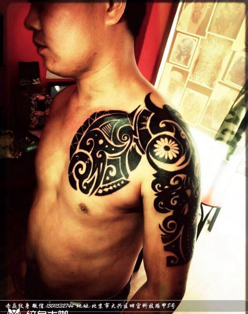 图腾半胛纹身图片_