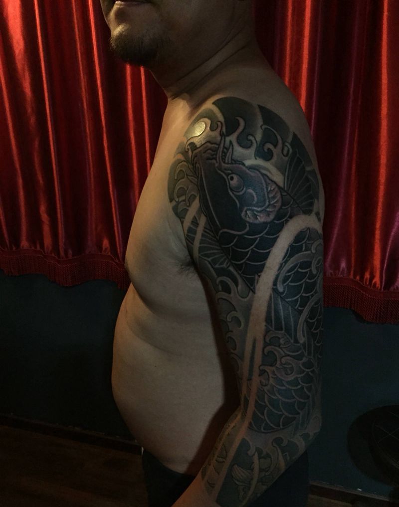 传统七分袖，鲤鱼.纹身图片_