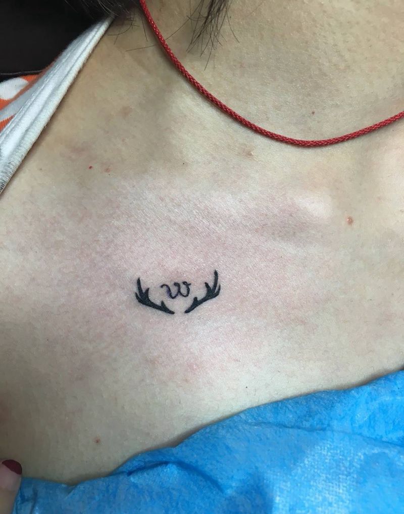 锁骨鹿角纹身图片_