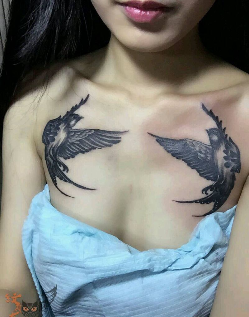 燕子纹身图片_胸部传统动物纹身图案