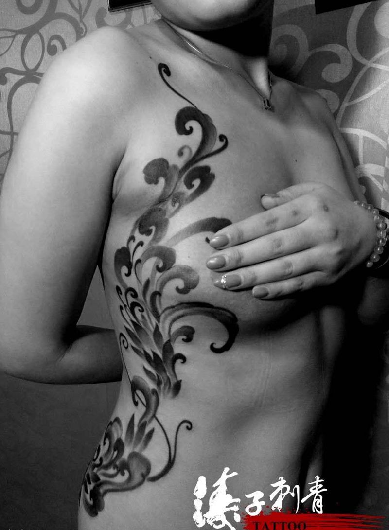 美纹身图片_成品腰部纹身图案