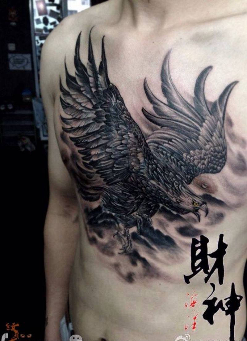 遮盖纹身图片_国画传统写实动物胸部纹身图案