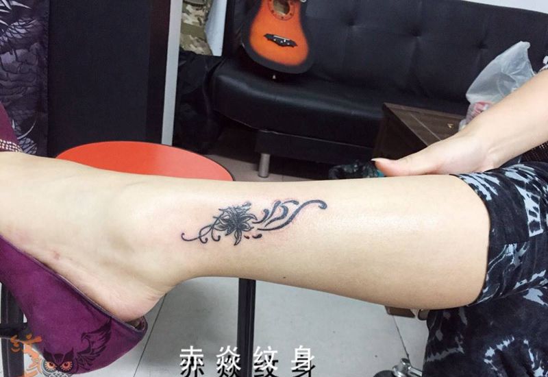 脚踝图腾纹身图片_