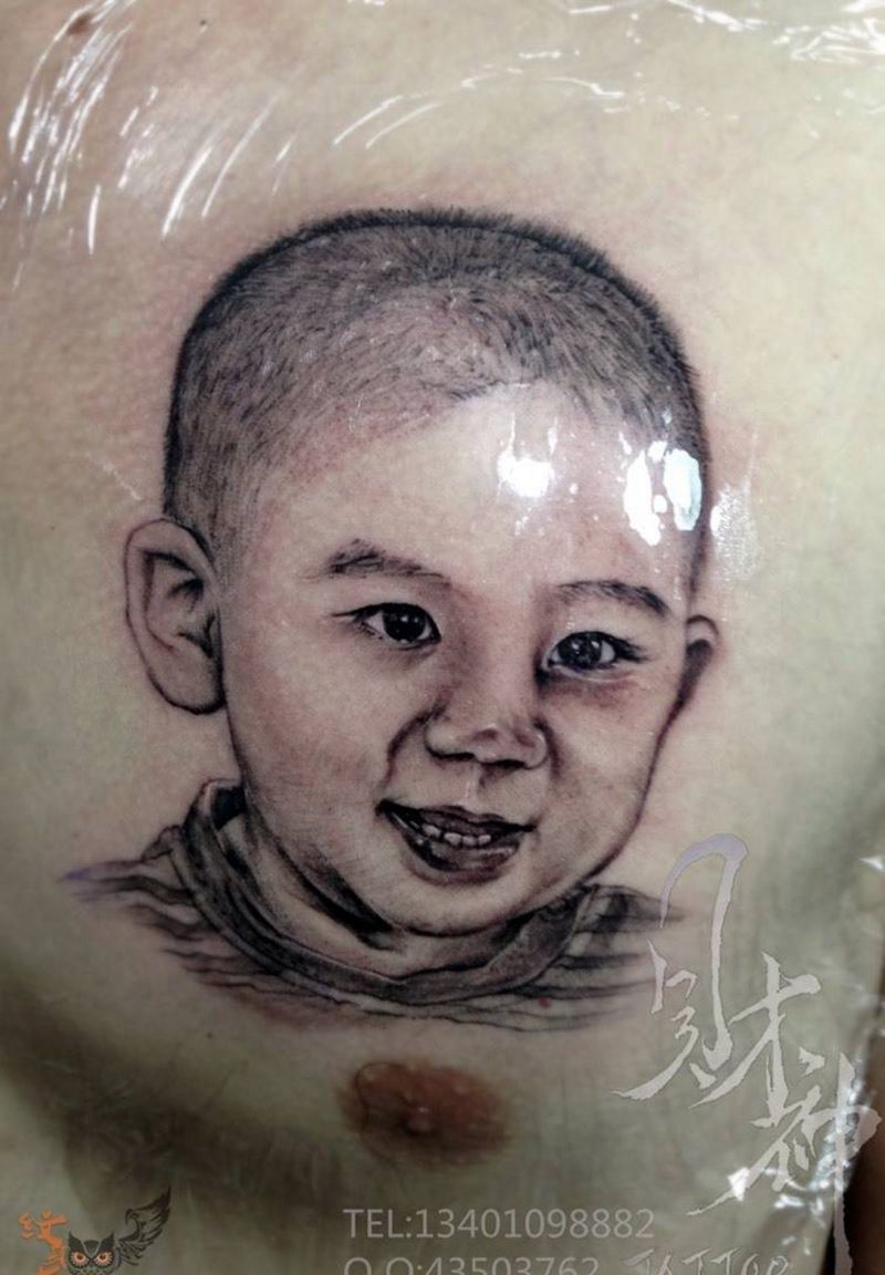 肖像纹身图片_人物肖像胸部写实纹身图案