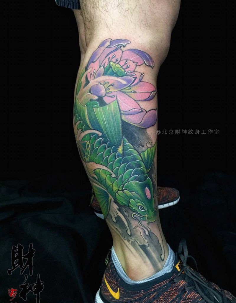 绿鲤鱼纹身图片_