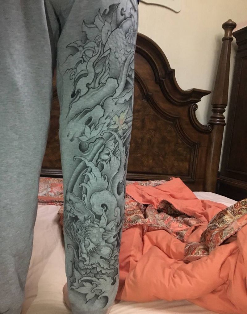 手绘传统裤子一根碳素笔纹身图片_