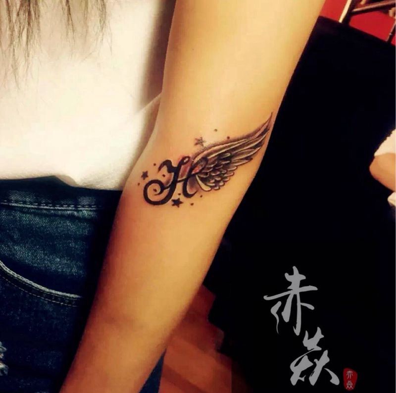 小翅膀纹身图片_